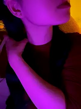 Uyennii02 from StripChat