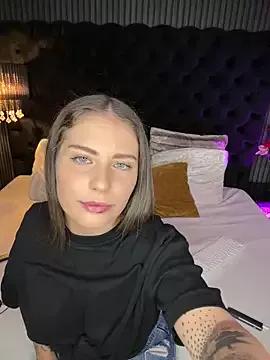 VanessaHart on StripChat 