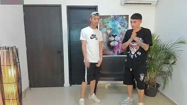 Voyeurism_guyss on StripChat