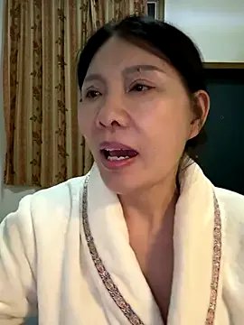 xiiuuff18 on StripChat