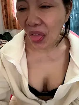 xiiuuff18 on StripChat